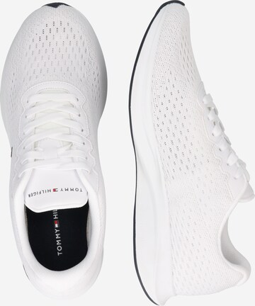 Baskets basses TOMMY HILFIGER en blanc