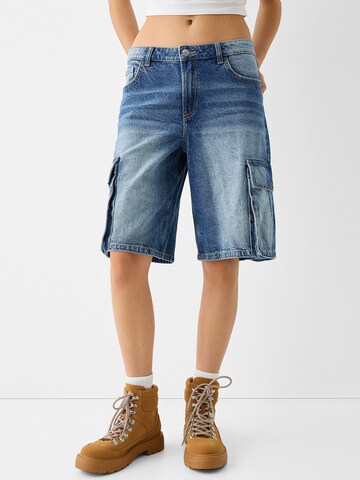 Bershka Loosefit Cargofarkut värissä sininen