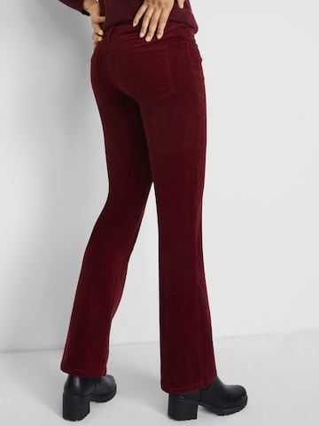 Regular Pantaloni de la bonprix pe roșu