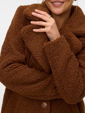 VERO MODA Vinterfrakke 'VMKYLIE' i brun
