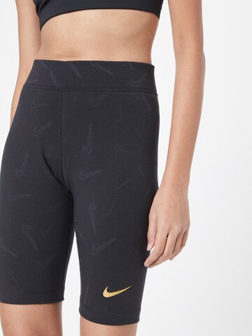 Nike Sportswear Skinny Shorts in Schwarz