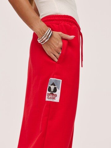 Kamila Šikl Loosefit Broek in Rood