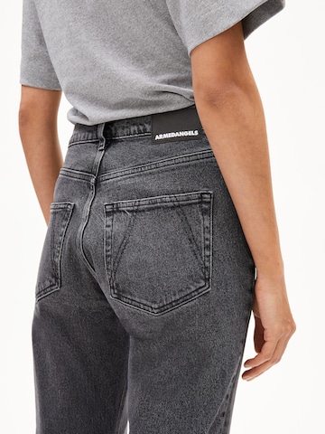 Coupe slim Jean ARMEDANGELS en noir