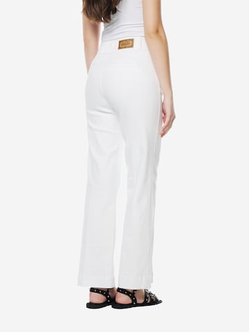 KOROSHI Szabványos Redős farmer - fehér