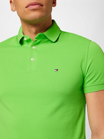 TOMMY HILFIGER - Camisa 'Core 1985' em verde