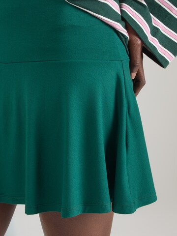 ABOUT YOU Skirt 'Arlene' in Green