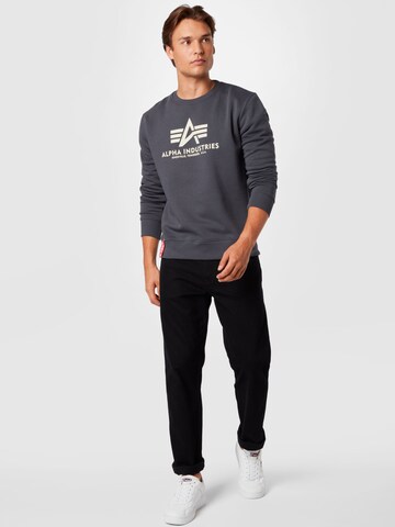 Sweat-shirt 'Basic' ALPHA INDUSTRIES en gris