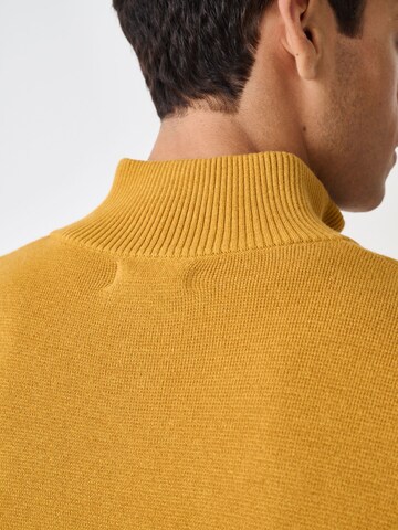 Next Svetr – žlutá