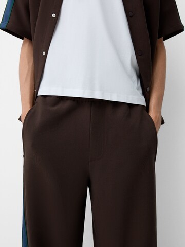 Bershka Loosefit Kalhoty – hnědá
