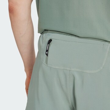 Regular Pantalon de sport 'Own The Run' ADIDAS PERFORMANCE en vert