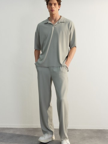 Trendyol Shirt in Grey