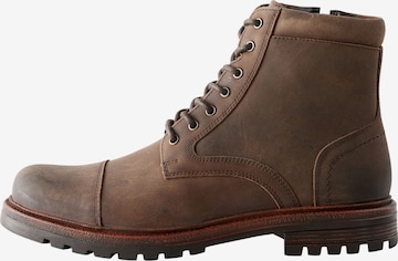 Next Ботинки на шнуровке в Коричневый: спереди