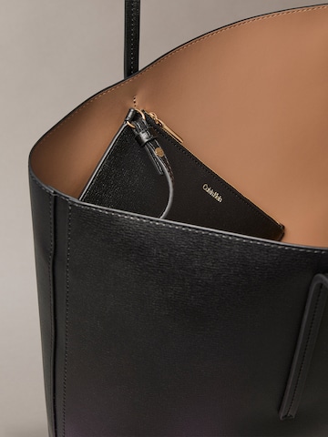 Calvin Klein Shopper i sort