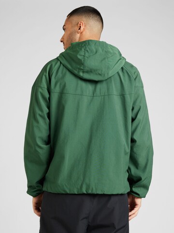 Nike Sportswear - Casaco de inverno em verde