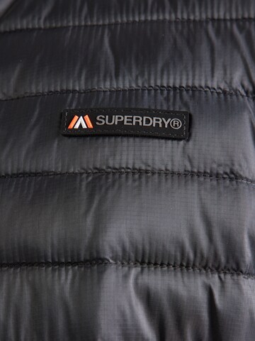 Gilet 'Fuji Lite' di Superdry in nero