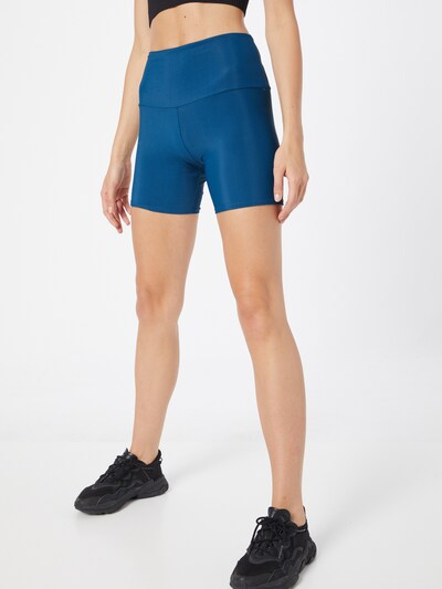 Onzie Shorts in blau, Modelansicht