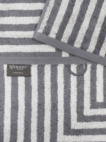 ROSS Towel 'Grafik' in Grey