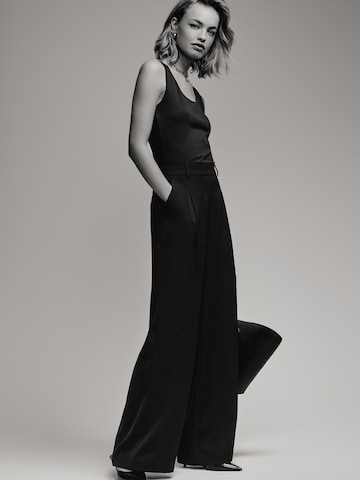 The Set Top in Black