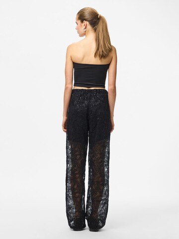 regular Pantaloni 'PCLOUISE' di PIECES in nero