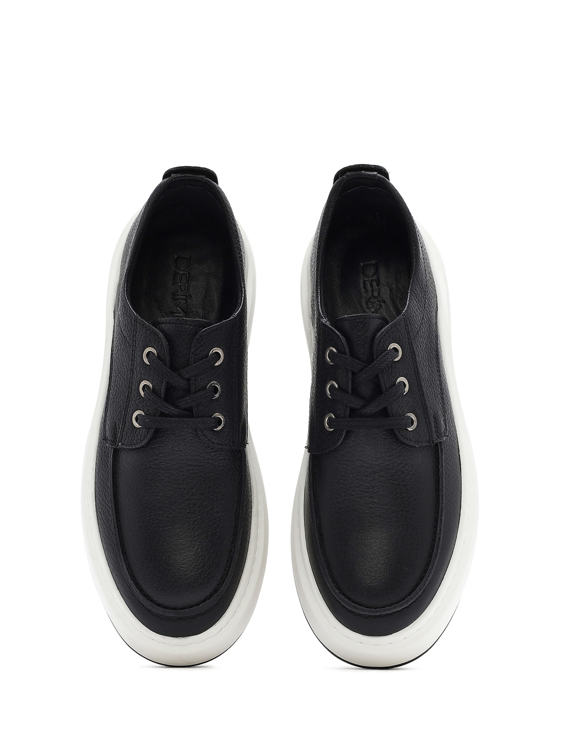 Derimod - Sapato com atacadores em preto