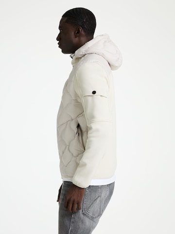 Veste outdoor CHASIN' en blanc