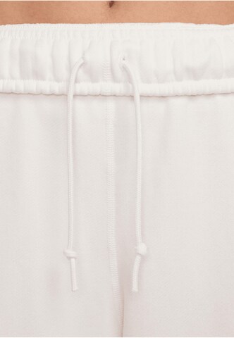 regular Pantaloni cargo di NIKE in bianco
