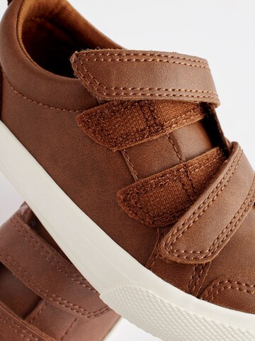 Baskets Next en marron
