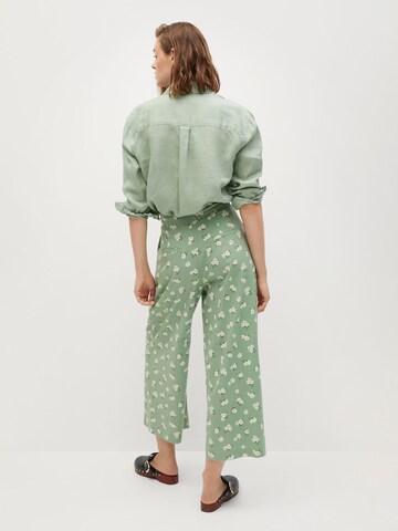 MANGO Široký strih Plisované nohavice - Zelená