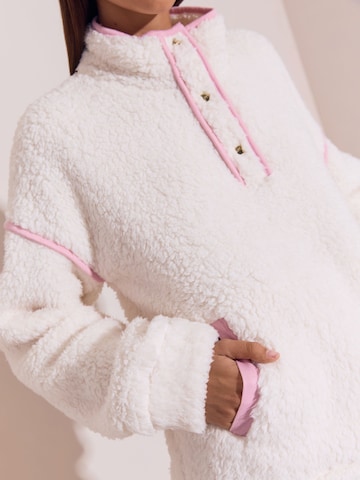 Pullover di Lipsy in beige