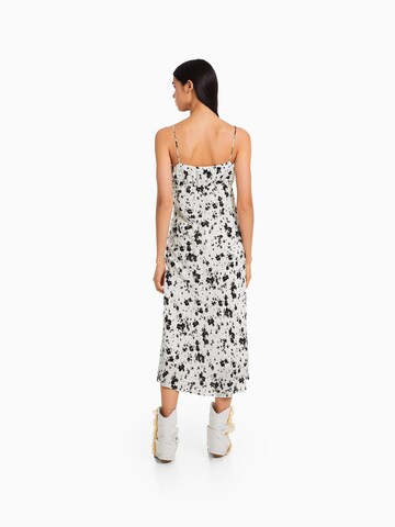 Bershka Poletna obleka | bela barva