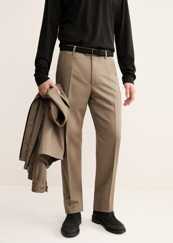 MANGO MAN Regular Pleat-Front Pants 'Ferrara' in Brown: front