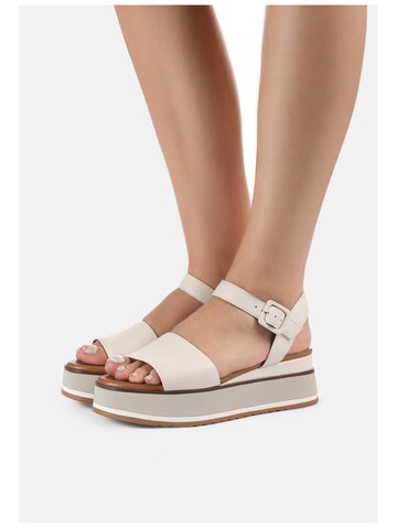 INUOVO Sandals in Beige