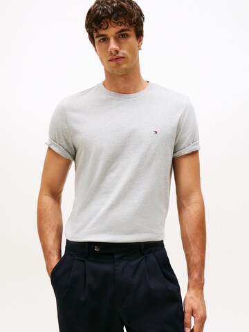 T-Shirt 'ESSENTIAL' TOMMY HILFIGER en gris : devant