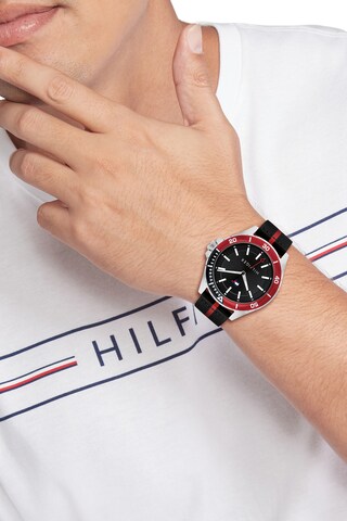 TOMMY HILFIGER Analoog horloge in Zwart: voorkant