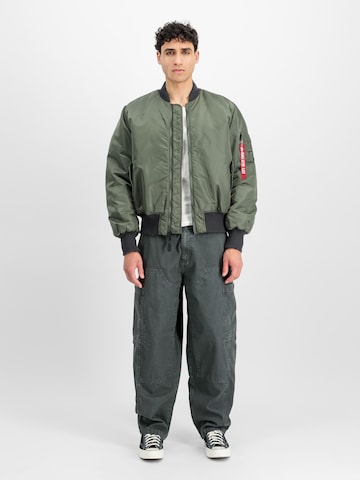 Veste mi-saison 'MA-1 Distressed' ALPHA INDUSTRIES en vert
