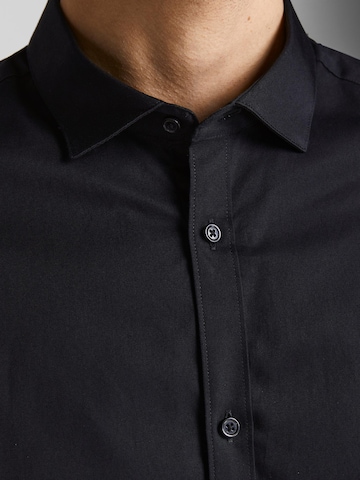 Coupe slim Chemise 'Cardiff' JACK & JONES en noir