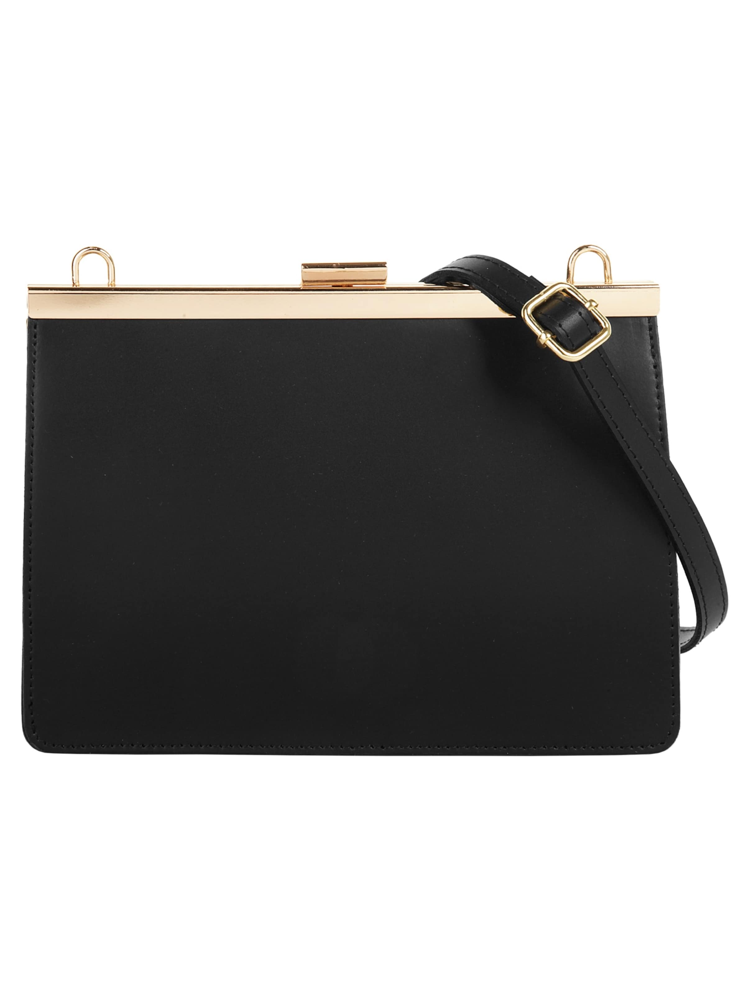Cluty Crossbody Bag in Black: front
