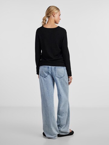 Pull-over PIECES en noir