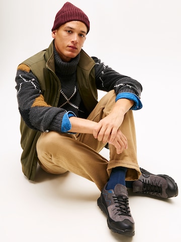 TOMMY HILFIGER Sneaker low i grå