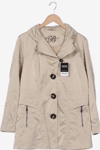 Bexleys Jacket & Coat in XS in Beige: front