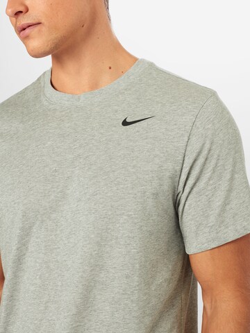 NIKE Regular fit Functioneel shirt in Grijs