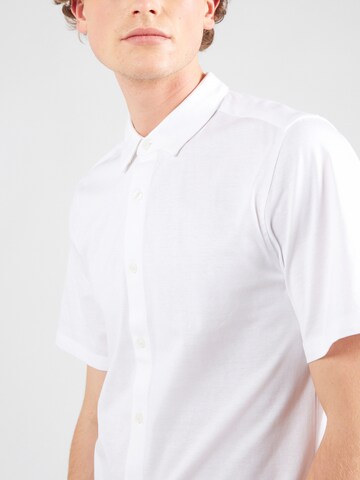 Only & Sons - Ajuste regular Camisa 'ONSRobin' en blanco