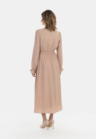 Usha - Vestido en beige