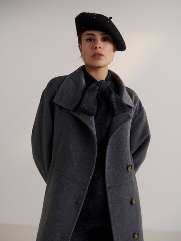 Guido Maria Kretschmer Women - Abrigo de entretiempo 'Christiana' en gris: frente