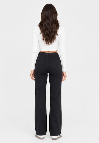Elara Wide leg Jeans in Black