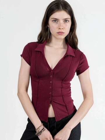 Busem Shirt in Red: front