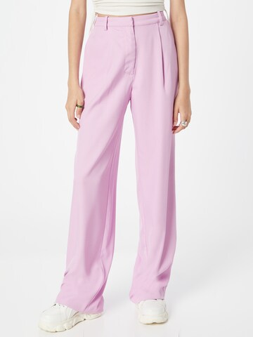 NA-KD Regular Pleated Pants in Pink: front