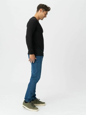 Coupe regular Chemise ' Long-sleeved ' TEESHOPPEN en noir