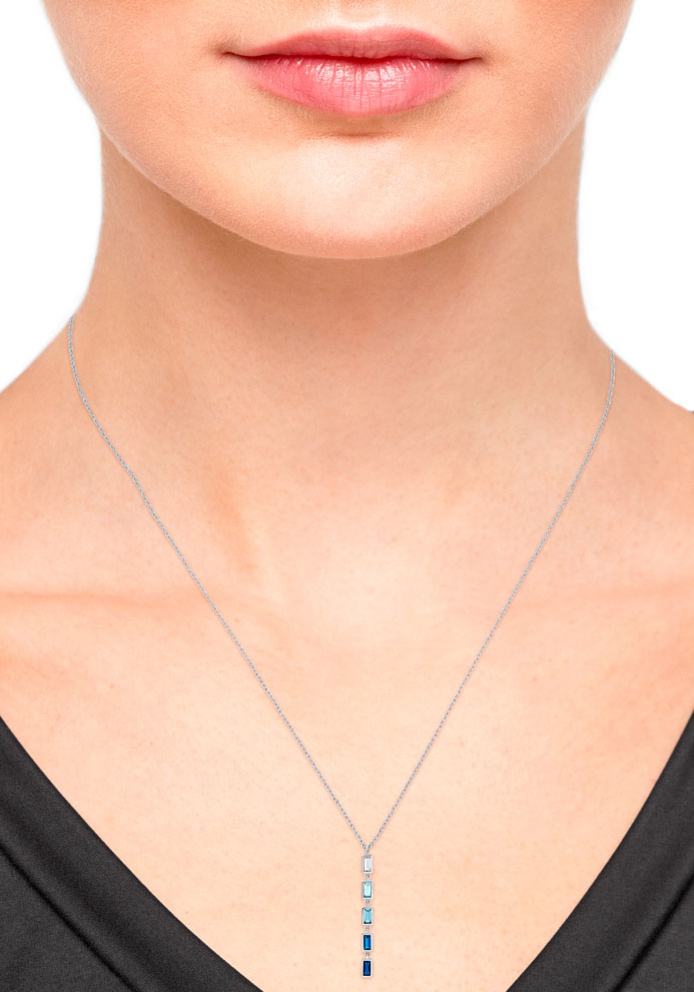 s.Oliver Necklace in Silver: front