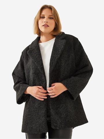 Cappotto di mezza stagione di Bianco Lucci in nero: frontale